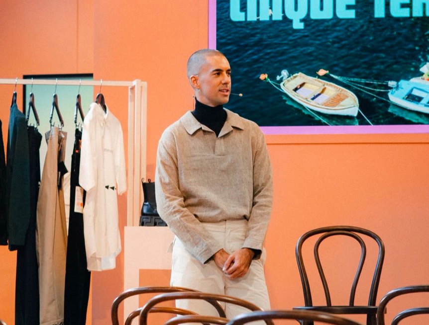 Kitchenware Bakeware, Cookware, Barware David Jones V7 Motorhead cordless vacuum