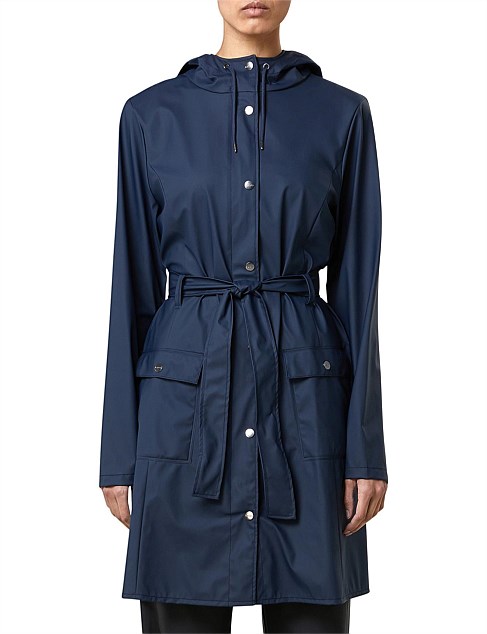 curve raincoat