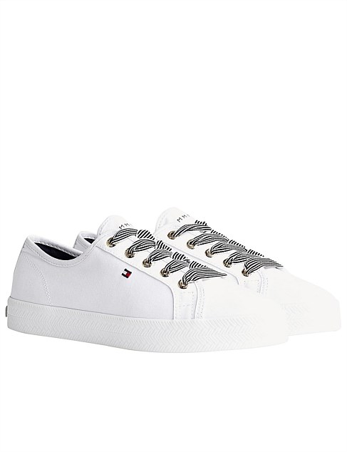 tommy nautical trainers