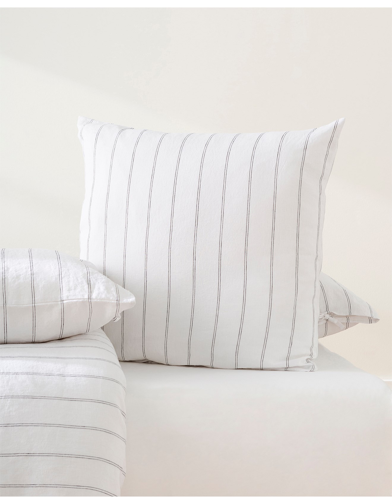 david jones pillows