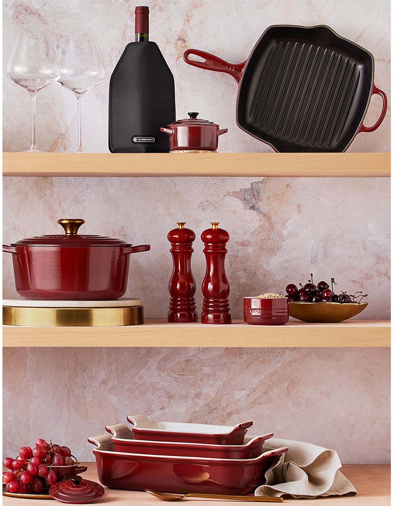 Le Creuset Signature Round Skillet 26cm Garnet | David Jones