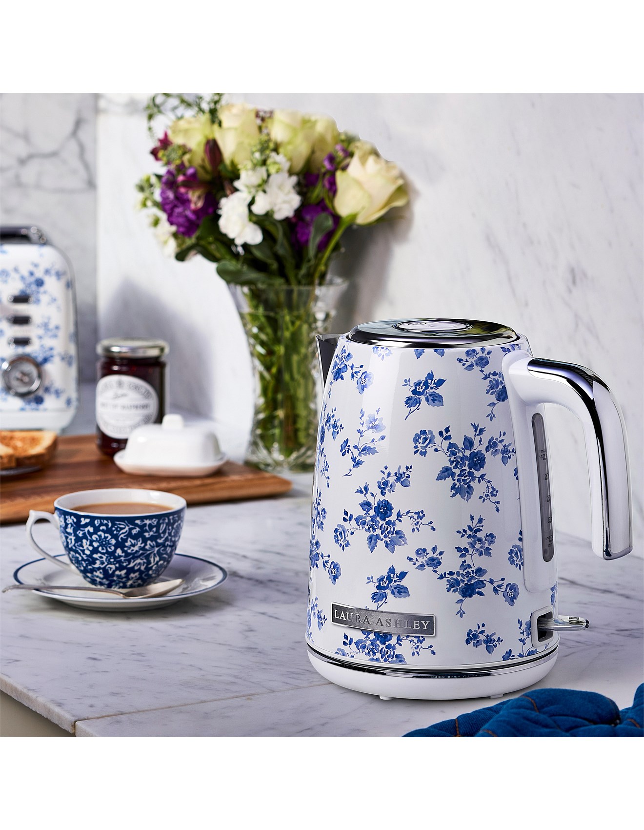 Laura Ashley 1.7l Jug Kettle -China Rose | David Jones