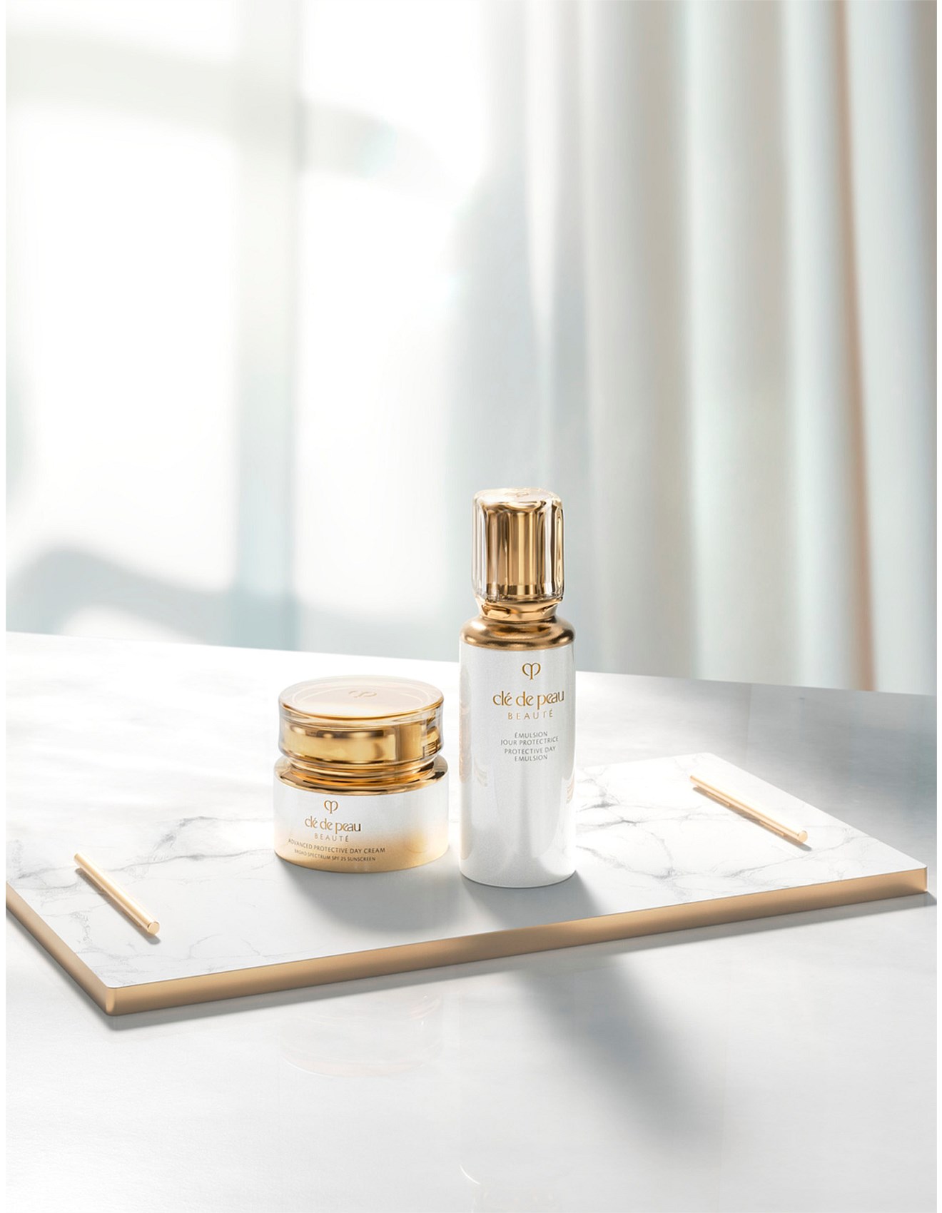 Cle De Peau Beaute Protective Day Emulsion 125ml | David Jones