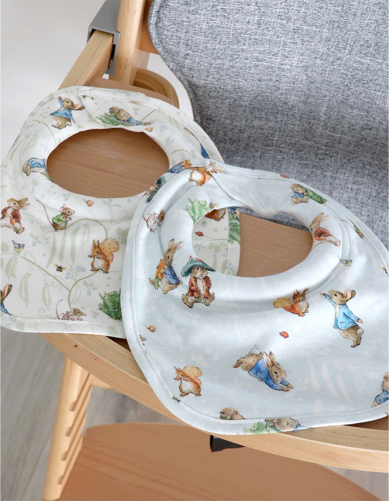 Bubba Blue Peter Rabbit & Benjamin Bunny 2pk Dribble Bibs | David Jones