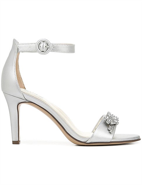 naturalizer kinsley silver