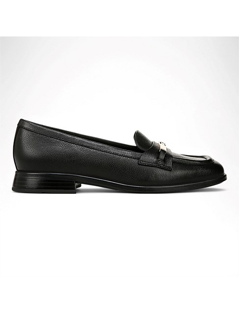 naturalizer jones loafer