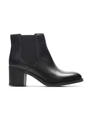 clarks australia sale