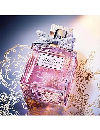 Miss Dior Blooming Bouquet 100ml ギフトセット Y1000041_E100000055_E01_GHC.jpg