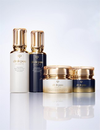 Cle De Peau Beaute Protective Day Emulsion 125ml | David Jones